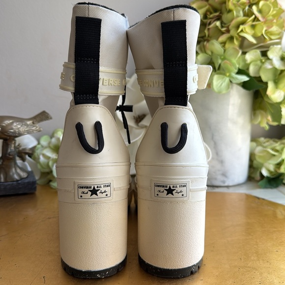 CONVERSE Chuck Taylor All Star Gr82 Heeled Boot In White - Picture 5 of 15